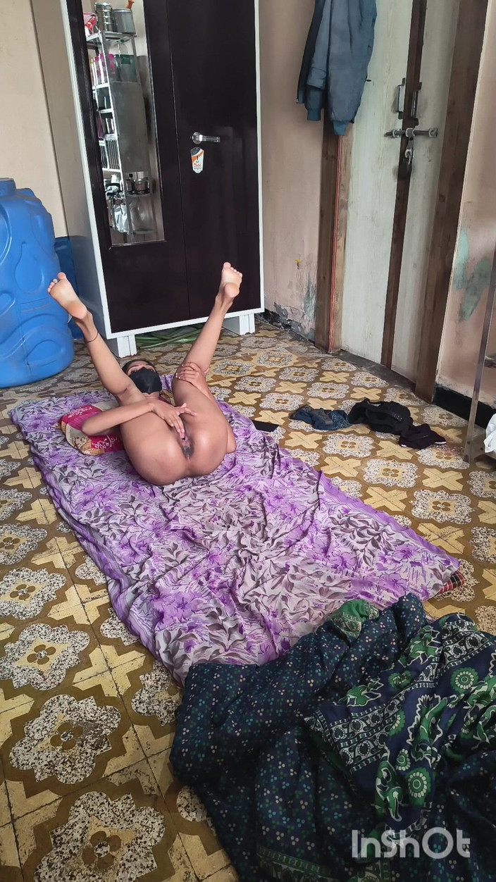 Desishycouple: Девар застукал Бхабхи Шивани и жестко трахнул ее.