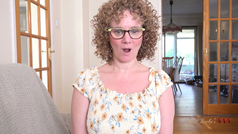 Aunt Judy's XXX: AuntJudysxxx - MILF matang bertetek besar Merce menghisap zakar awak untuk...