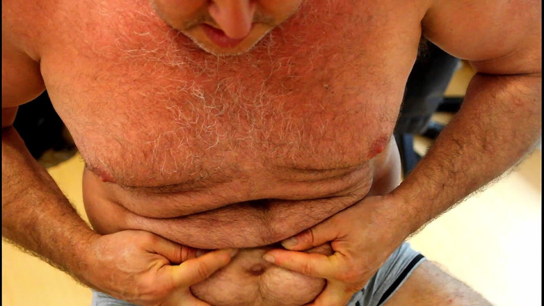 Gaybear1966: Gay bear big belly hunk muscle bear biceps training . Film...