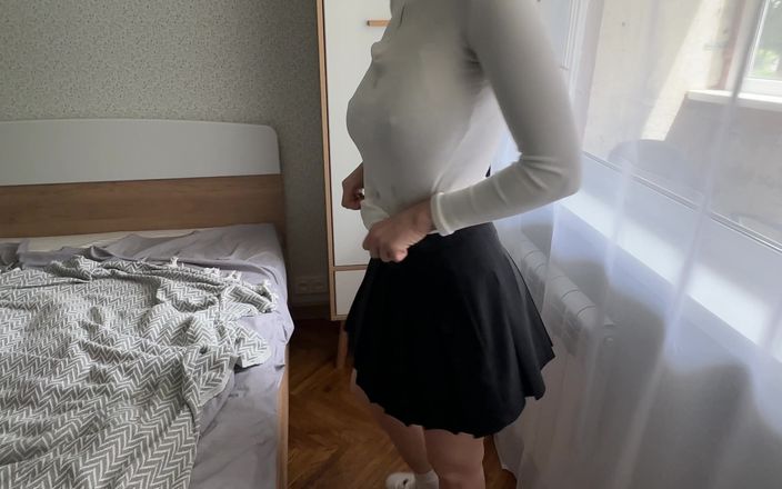 FeralBerryy: Estudiante universitaria tetona monta una gruesa polla incircuncible después de...