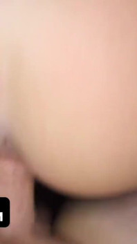 Nadržená blondýnka Britney Amber se osprchuje spermatem