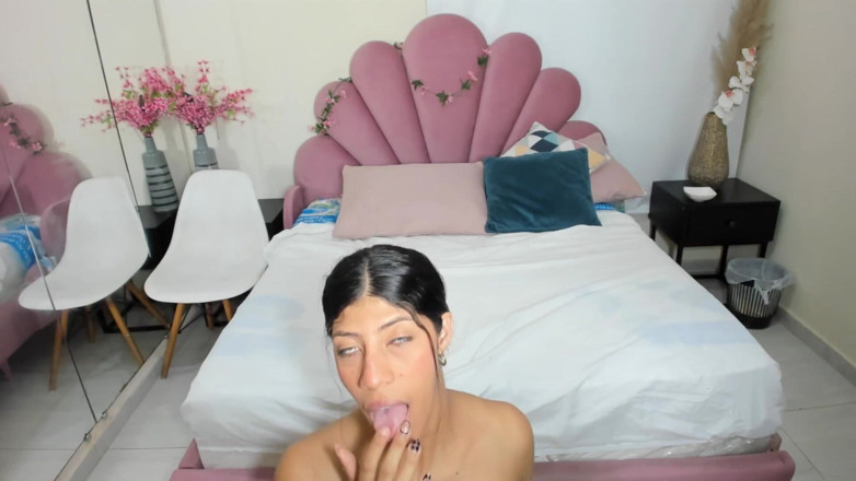 Emma Tench: Masturbare de control cu sex supus în pielea goală