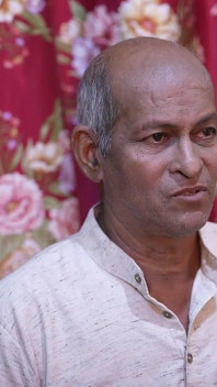 boodha budda do sundar larki ko chod raha hai! vaayaral tin logon ki chudaee seks