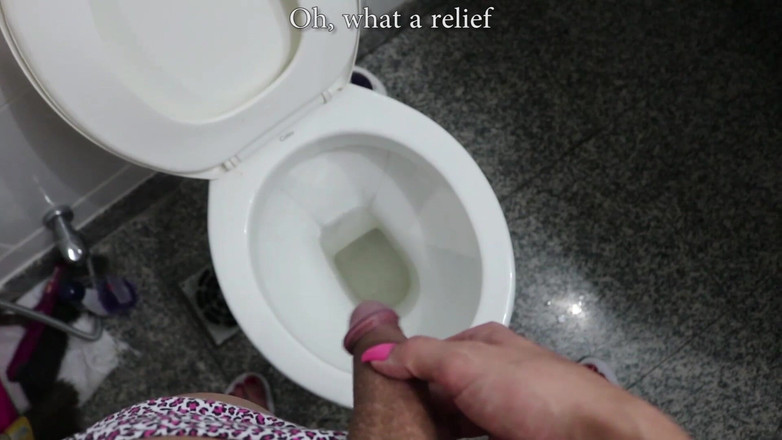 Agatha Lyra: Ik werd wakker met een harde pik en plaste