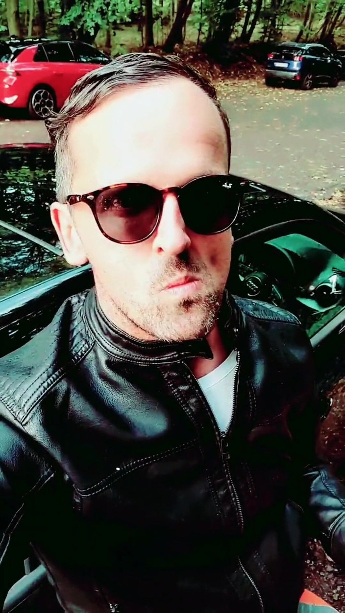 Slutboyben: Slutboyben cam4 sexy cruisende meid op Tante B321 parkeren