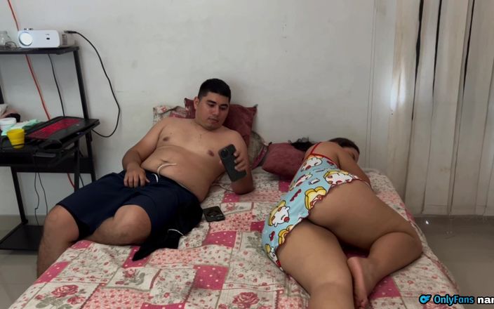NamiQsein: Этот мужик думает, что он может засунуть свой хуй в меня, что легко?