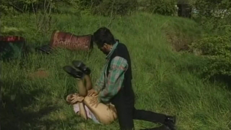 VHS-Vixxxen: MILF popo deliğinde sertleşiyor