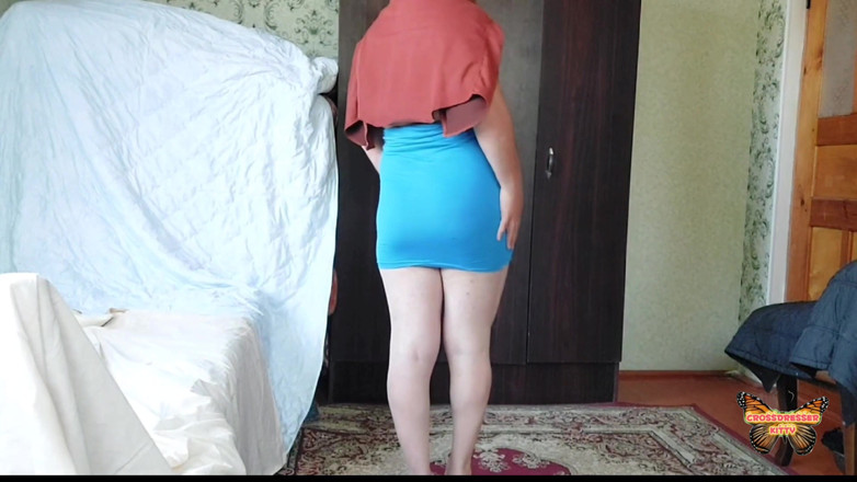 Kitty_Cross: Oğlan kız elbisesine giriyor amatör iri güzel beyaz travesti kadın...