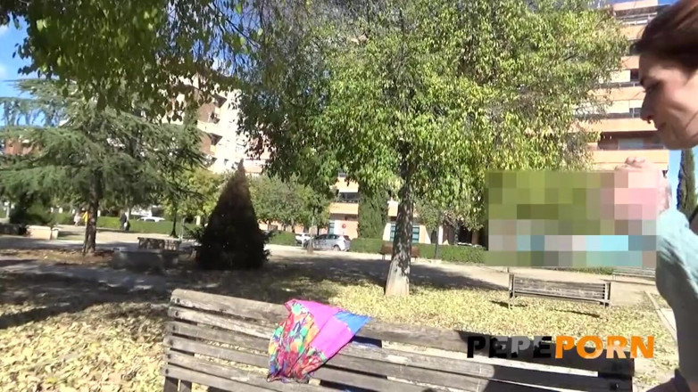 PepePorn: Malafalda accetta la SFIDA INTERRAZZIALE: Lei lo assotte e ci...