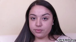 Veronica Skye अपना चेहरा दिखाती है