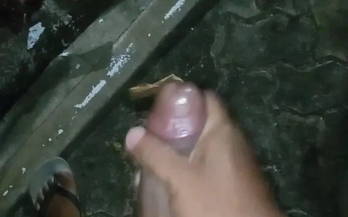 Giarlem slv: I Jerked Off And Cummed On The Street At Night