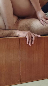 Appena arrivata bella ragazza latina in ufficio viene scopata dal suo vecchio capo nella camera d'albergo