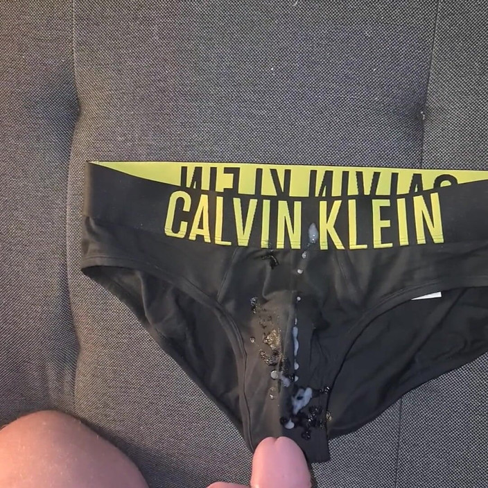 CumShorts: Ropa interior acaba