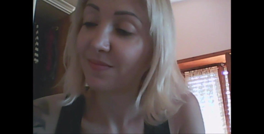 savannahamatoriale: 两个漂亮的女孩，和亵渎的朋友（与尚塔尔和尼科莱塔大使馆）