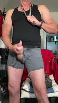 Jockdad87 menyentak pancutan mani dalam seluar dalam grey