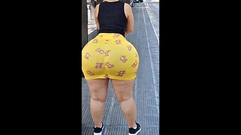 Xprohibidox1: Big Ass Waiting for the Bus in Argentina