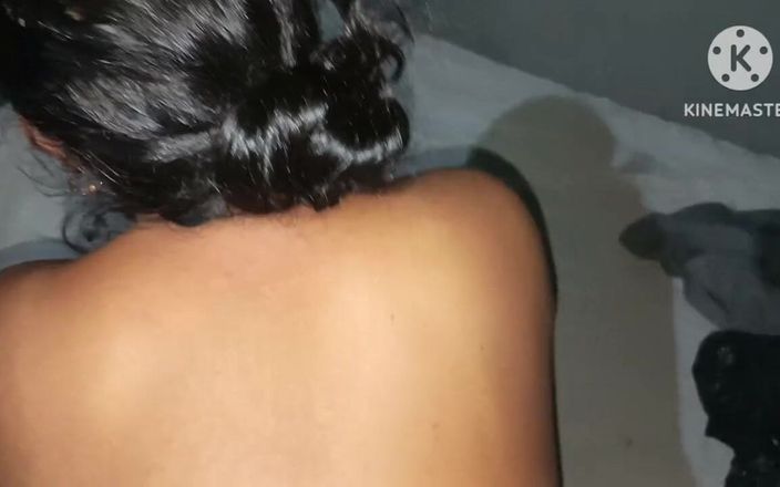 Hot poonam69: Onun seksini seviyorum! Hintli sevimli kız gerçek seks