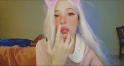 Bambietta Valentain: 热辣的动漫女孩吮吸她美丽的手指