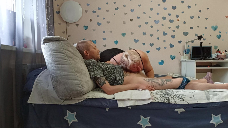 Zona901: सौतेली मम्मी द्वारा वीर्य निकालने से पहले लंड चुसाई