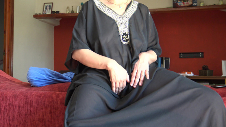 Souzan Halabi: Een Egyptische biseksuele vrouw van 55 jaar oud. Zeer harig Arabisch...
