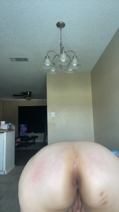 Goddes Trixie: BBW Rubbing Herself