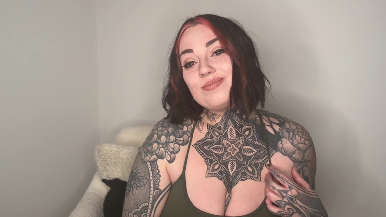 Miss Valentina: Chỉ quần lót màu hồng