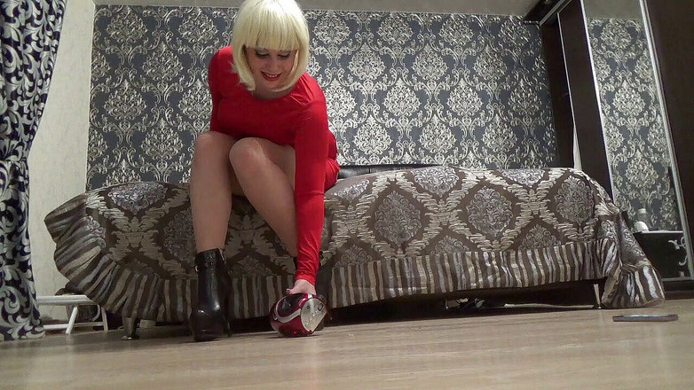 Goddess Misha Goldy: Eu estou esmagando seu jogador de áudio