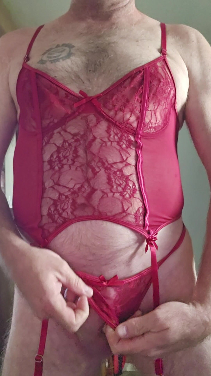 Fantasies in Lingerie: De seda a encaje rojo