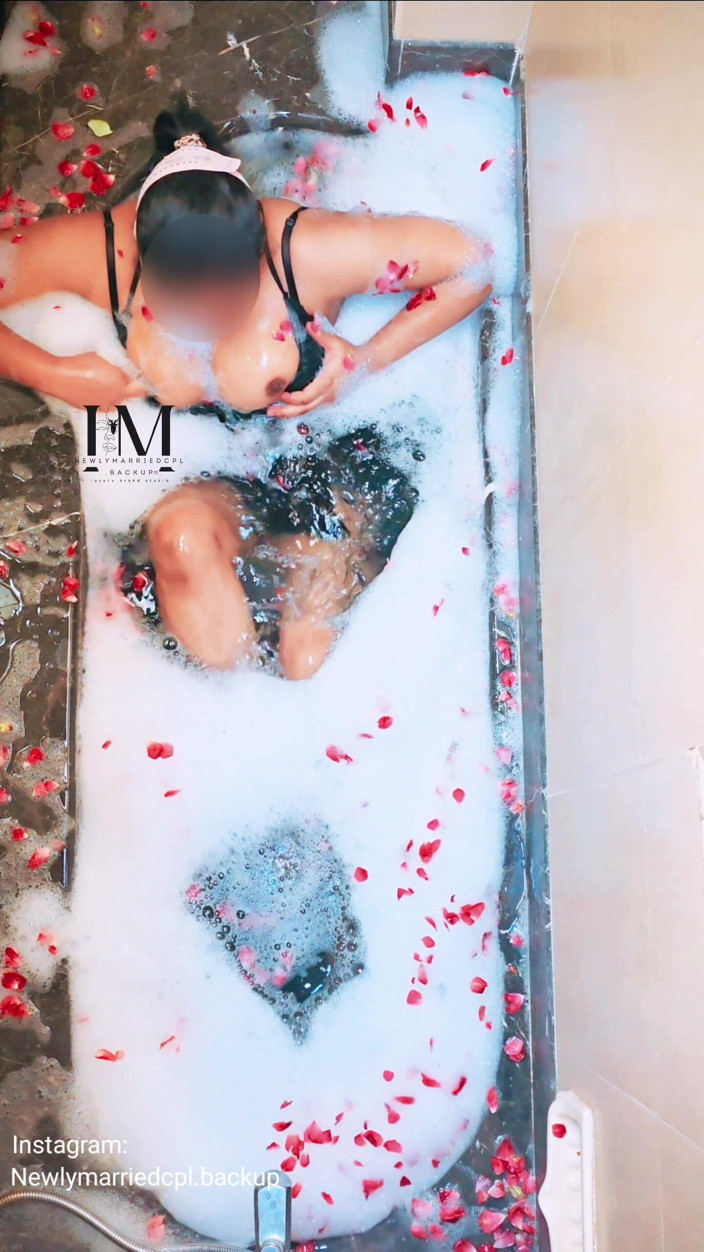 Newlymarriedcouple0: Hotwife with Stranger in Bathtub