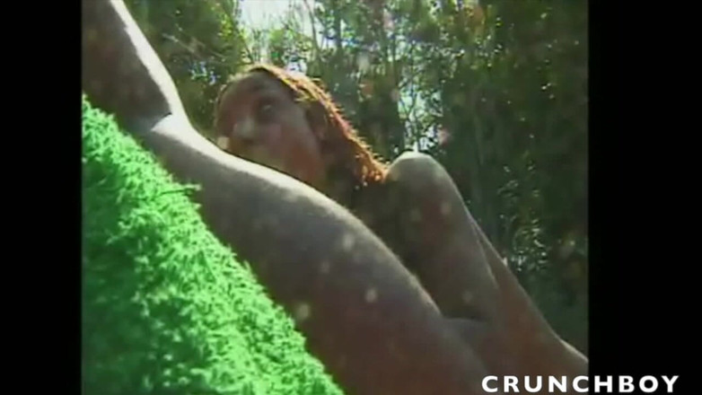 Bitch Girl Video: Arkadaşlarıyla çifte penetrasyon anal ve amına boşalma ile son