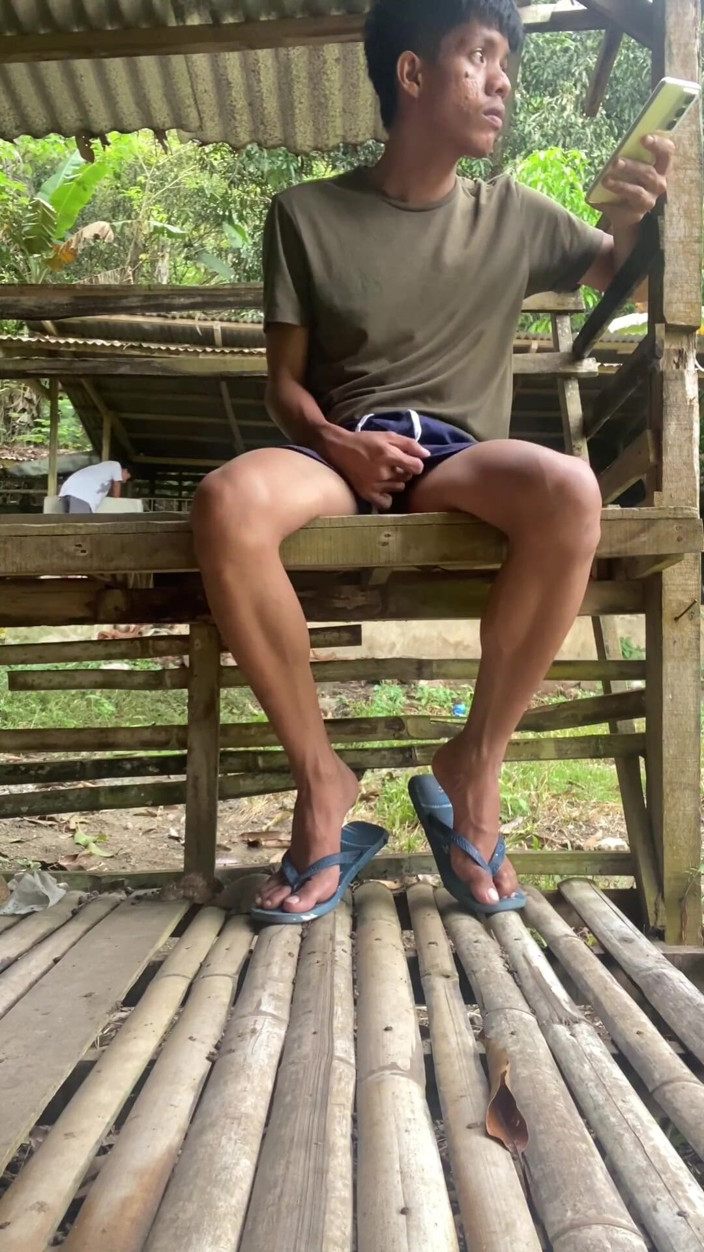 Jameson Official: Jovem Pinoy Twink se masturba secretamente ao ar livre