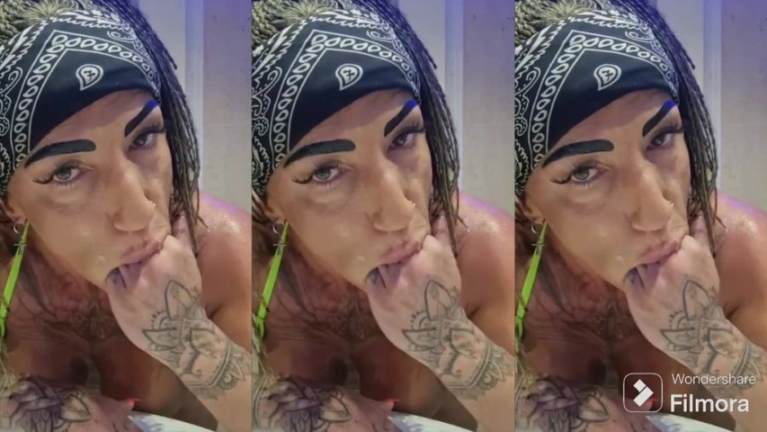 Danaxmuscles Moaning While Throating Deep And Hard (Danaxmuscles)