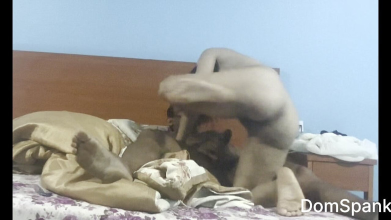 RealDomSpank: Elle était timide au début après avoir vu ma bite, elle...