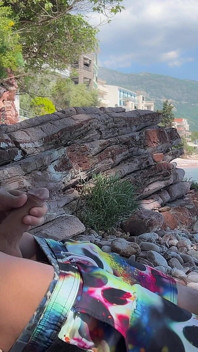 Riskabelt utomhuskuk som blinkar på stranden - jag tog hans kuk i min hand och hjälpte honom att sperma