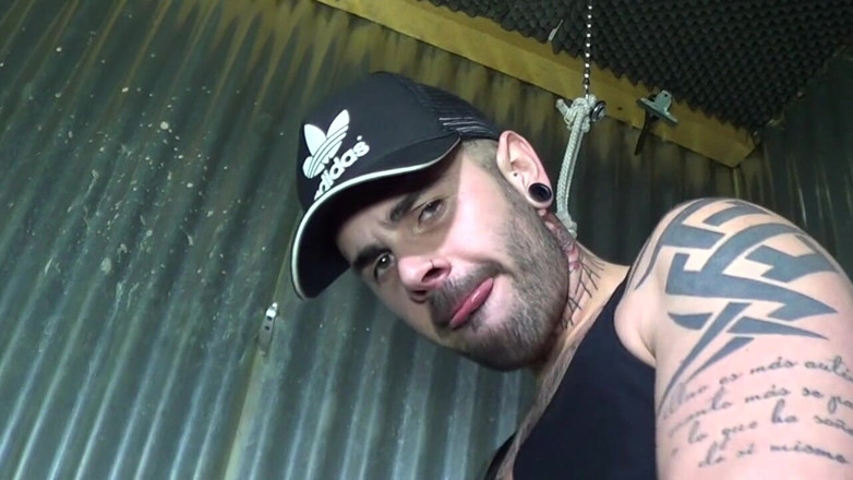 STRAIGHT BOY CURIOUS: La troia francese Leo senthy scopata dalla pornostar Aday Trans