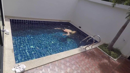 Jordyn: Rekaman seks di kolam renang (rekaman seks pertama)