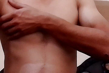 Gangbang straight: Moje krásné bradavky