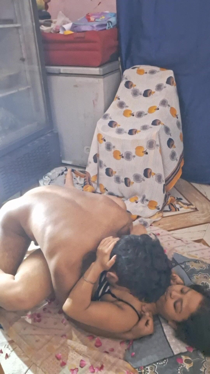 Bangali wife: Yeni Evli Çift Seks Desi