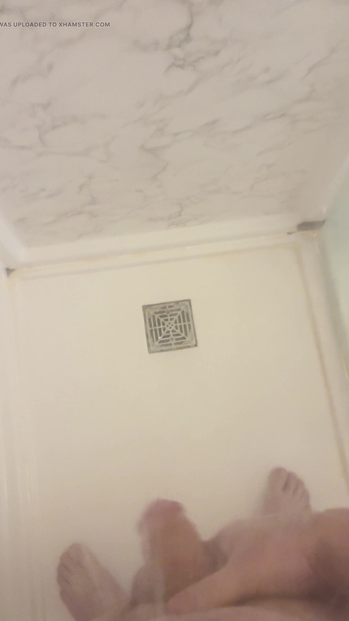 Respawn Daddy: Retired Army Veteran Playing with His Cock in the Shower