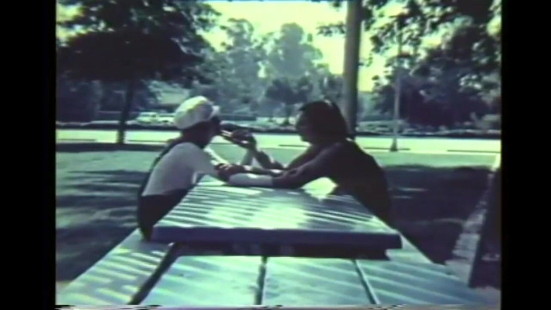 Vintage Usa: Kondominium pepek berbulu pelacur Nympho (filem penuh)