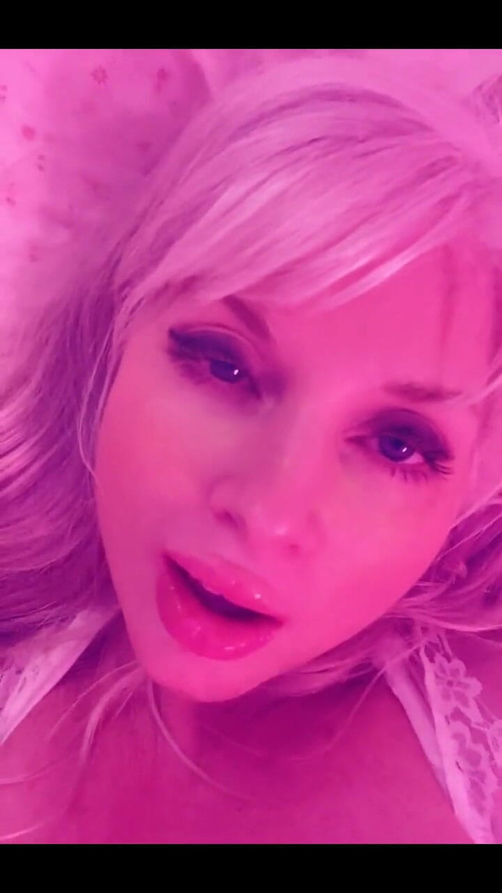 PaintedRose: Sexxxing você. Escalada em cima de você é tudo o que...