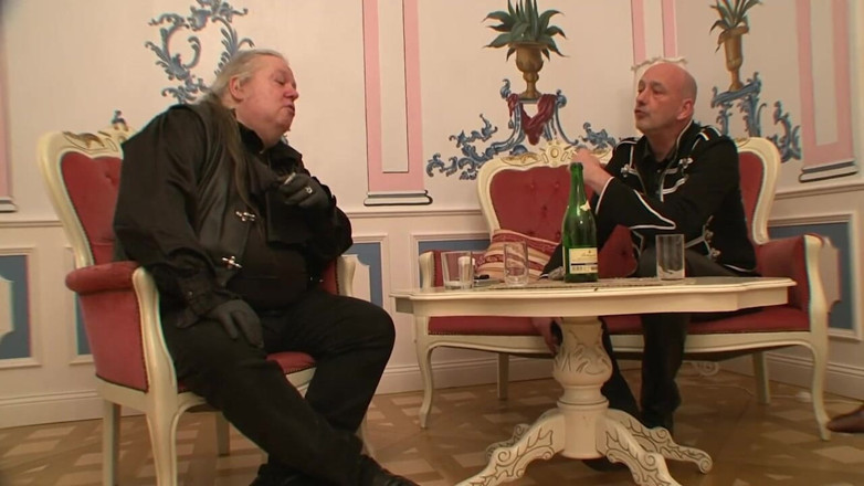 Absolute BDSM films - The original: Demütigend rumhängen und wachsspiele