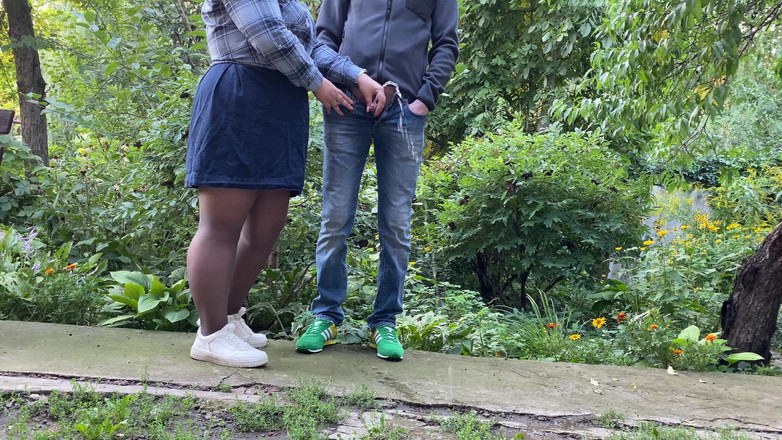 OurFetishLife: Milf in panty krijgt in september een gouden douche