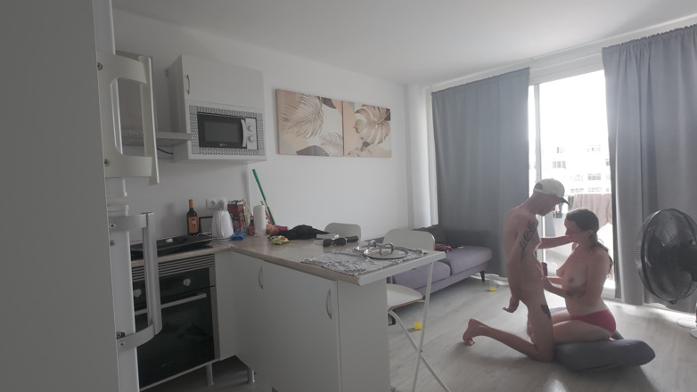SkinnyWithAHugeDick: Evi toplamaktan ağzıma boşalmaya nasıl gittim