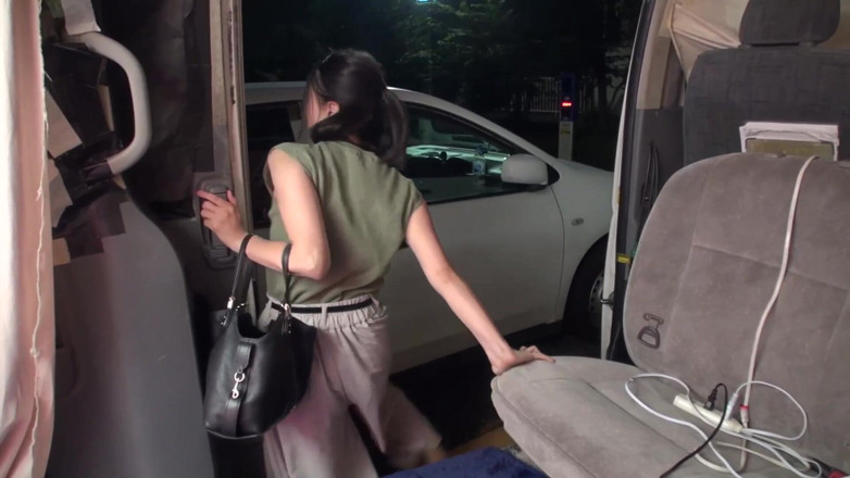 EAGLE Global: Real Pick-up! Negotiations with Girls on the Street to Help...