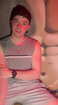 4655 transboy follada por xxl árabe pato en sauna