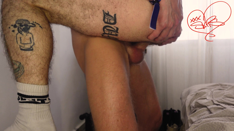 Latino4cumsluts: Ftm trojka Chov bude hadice napájet mrdku, zatímco já chovám...
