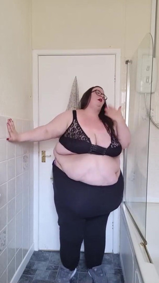 SSBBWLadyBrads: 핫한 소녀의 여름은 여전히 여기 있어