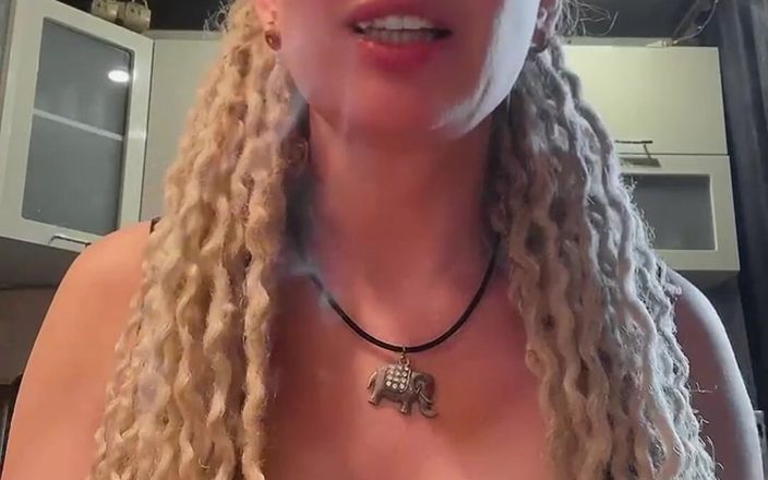 BadAssBitch: Posacenere umano che sbatte cbt, CEI, Sputa