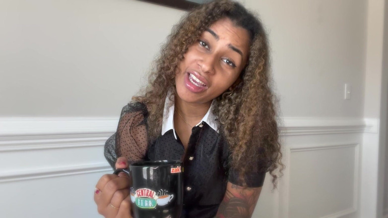Mya Mula Goddess: Kaffee-spucke